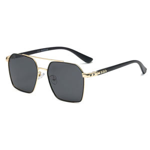 <span class=keywords><strong>2022</strong></span> gafas de sol de titanio Unisex con protección contra rayos UV marcos de Oro Negro <span class=keywords><strong>lentes</strong></span> polarizadas gafas de sol elegantes hombres a granel Guangdong - Product Image 4