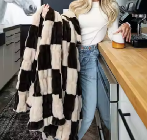 Chăn nỉ Minky hai mặt cao cấp mềm mại nhất mọi thời đại, họa tiết kẻ caro giả lông thú, thiết kế xếp ly, không rụng lông, công nghệ dệt cao cấp - Product Image 4