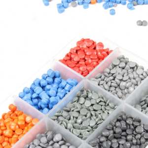 Fabricación de alambre Gránulos de PVC Materiales de enchufe Gránulos compuestos de plástico de PVC de grado óptico Gris - Product Image 3