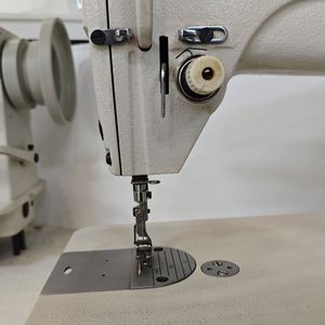 Máquina <span class=keywords><strong>de</strong></span> Coser Industrial <span class=keywords><strong>de</strong></span> Alta Velocidad DS-8700 DOSO, <span class=keywords><strong>de</strong></span> Puntada Fija, con Engranaje Manual y Base Plana, para Tiendas <span class=keywords><strong>de</strong></span> Ropa - Product Image 6