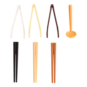 Mini pince à pain en résine, modèle de breloque pour décoration de cuisine miniature DIY, thème animal peint à la main, accessoires du Nouvel An - Product Image 6