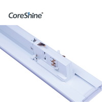 Rail d'éclairage de plafond à 4 fils monté en surface suspendu de conception moderne linéaire LED 220V