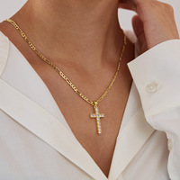 KAMMY Bijoux tendance en zirconium cubique catholicisme Cadeaux Femmes Hommes Plaqué or Chaîne en acier inoxydable avec pendentif croix