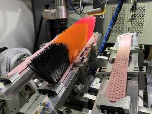 <span class=keywords><strong>Machine</strong></span> à balai à tête unique à 5 axes, <span class=keywords><strong>machine</strong></span> CNC automatique, <span class=keywords><strong>machine</strong></span> à touffetage de brosse à linge en filament plastique - Product Image 3