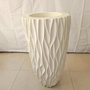 Jardinera de Resina de Fibra de Vidrio Esmaltada de Alta Calidad, Kit de Maceta Grande para Interiores/Exteriores, Minimalista, con Orificio de Drenaje - Product Image 3