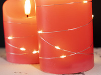 Set 3 Lilin LED Pilar 3D Api Bergerak Warna Merah Lilin Asli - Dioperasikan dengan Baterai, Dilengkapi Remote Control, Ramah Lingkungan, Dekorasi Rumah
