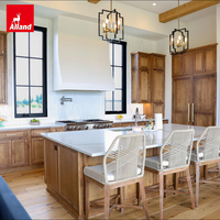Armoire de cuisine en bois massif Allandgroup, en aulne noueux, finition teintée, avec réfrigérateur intégré, meubles sur mesure