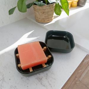 Porte-<span class=keywords><strong>Savon</strong></span> Carré en Fibre de Bambou Naturel Sans Plastique et Écologique, Boîte de Voyage avec Plateau de Drainage et Couvercle pour Savons - Product Image 3