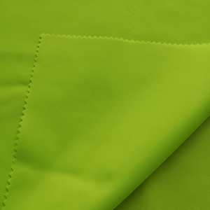 100% Polyester Sợi Nhỏ Đào Da Phản Quang Màu Xanh Lá Cây Vải <span class=keywords><strong>PU</strong></span> Tráng Thoáng Khí Chống Tĩnh Điện Không Thấm Nước Cho Ngoài Trời Hàng May Mặc - Product Image 4