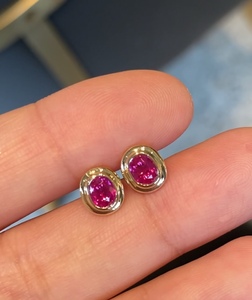 เครื่องประดับสั่งทำพิเศษ ต่างหูทองแท้ 9k 10k 14k 18k PT ทองคำขาว ทองคำเหลือง ทองคำชมพู เพชรแล็บ/พลอย ผลิตจากโรงงาน - Product Image 2