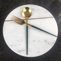 Planche à découper ronde en marbre blanc naturel, faite à la main, plateau de service pour charcuterie, fruits et pain avec ruban en cuivre – Nouveauté 2026, Vente Flash