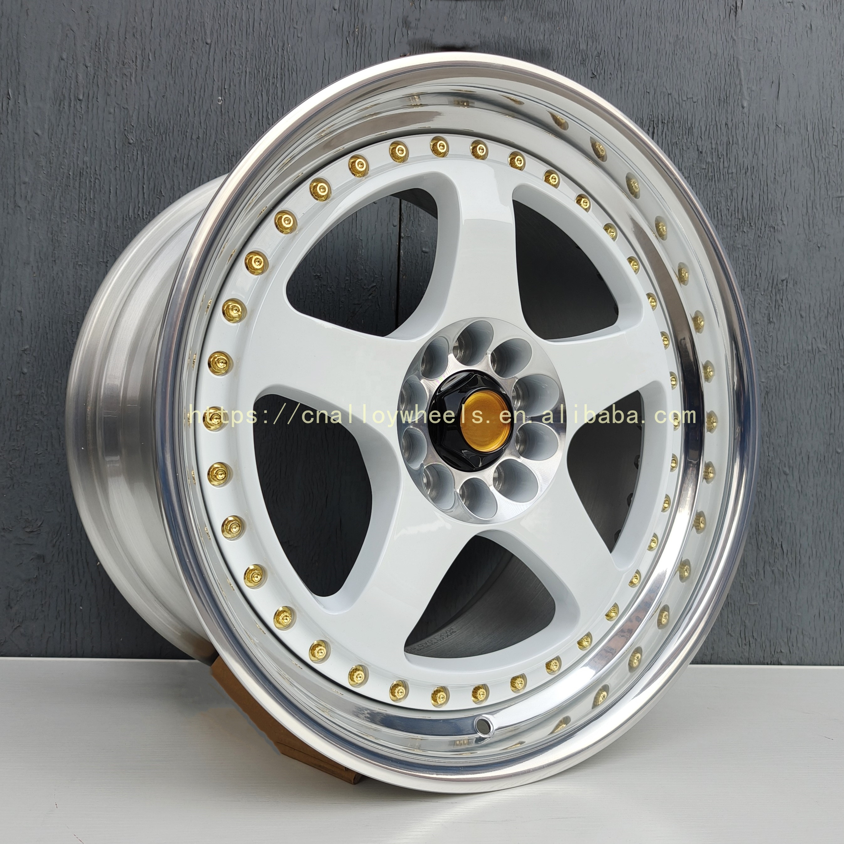 日産スカイラインGTR R33/R34/R35用2ピースホイールカスタム販売