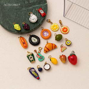 La Boutique Gourmet | Dije con Colgante de Comida y Fruta en Acero Inoxidable Chapado en Oro de 18K con PVD para la Fabricación de Joyería | Resistente al Agua y Duradero - Product Image 3