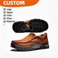 Chaussures de trekking en cuir véritable avec design perforé pour une respirabilité optimale, détails cousus à la main, semelle plateforme pour une hauteur accrue, faciles à enfiler