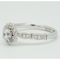 Romance en gros |   Bague Halo Fleur en Or 18K avec Diamant 0,55 ct Sertissage Griffe Pavé Certifié – Modèle de Fiançailles