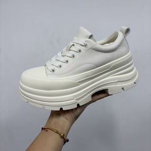 Chaussures en toile blanches et noires, style décontracté, pour hommes et femmes, baskets de sport plates, chaussures de marche, baskets classiques tendance - Product Image 2
