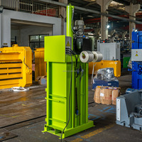 Presse à balles semi-automatique XTPACK pour le recyclage du papier, du carton et des films plastiques