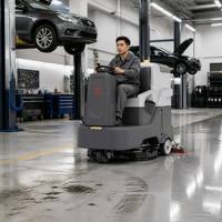 Nettoyeur de sols électrique autoporté CleanHorse X6 pour nettoyage en profondeur, aspiration 190 mbar, 4800 m²/h, 24V100Ah, 70 dB, pour centre de distribution