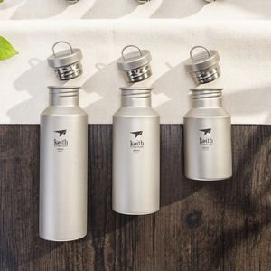 Bouteille d'eau de sport écologique de grande capacité 700 ml de qualité supérieure OEM ODM, en titane de qualité alimentaire, fournisseur de camping - Product Image 1