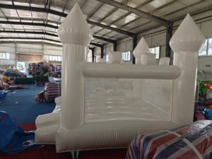 Casa de gorila inflable comercial de 3*3M para niños que saltan el castillo hinchable con soplador blanco - Product Image 6