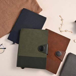 Cuaderno A5 de Tapa Dura, Cuero PU, Tela de Bambú, Cierre con Grabado, Personalizable, Páginas Rayadas Cosidas - Product Image 4