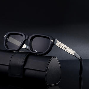 Lunettes de soleil carrées Tory Burch pour hommes, noires, polarisées, UV400, monture en plastique et métal, type 3, pare-soleil - Product Image 3