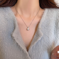 DAIHE Exquis Collier Pendentif Cœur Planète en Diamant Rose, Collier Chaîne Clavicule en Acier Titane pour Femmes et Filles