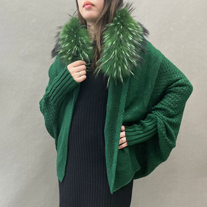 Abrigo con mangas de murciélago de talla grande, cárdigan de mujer de Color sólido con Cuello de piel de mapache desmontable - Product Image 2