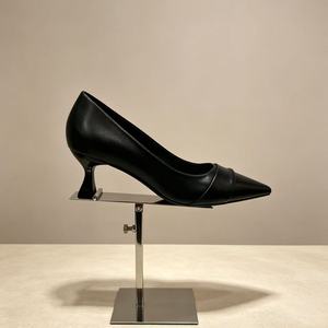 <span class=keywords><strong>Scarpe</strong></span> da Donna per Pendolari con <span class=keywords><strong>Tacco</strong></span> <span class=keywords><strong>Basso</strong></span> e Stile Versatile, Disponibili in Diversi Colori, Vendita all'Ingrosso Disponibile - Product Image 2
