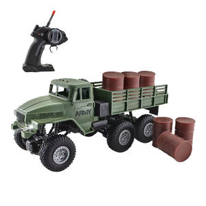 Camion de transport télécommandé à six roues à l'échelle 1:16 avec lumières, batterie rechargeable, jouet pour enfants, vert - Product Image 1