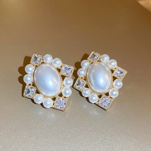 Eleganti Orecchini a Occhio di Gatto con Perle Finte per Donne, Gioielli in Stile Chic da Corte - Product Image 4