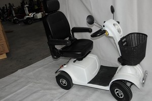 Scooter Eléctrico Ligero de 4 Ruedas <span class=keywords><strong>para</strong></span> Personas Mayores con Discapacidad - Product Image 3