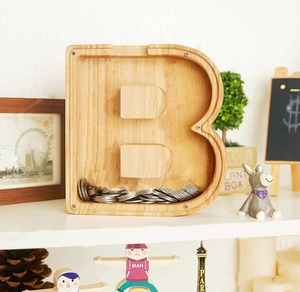 Alcancía de Madera Retro Transparente con Letras del Alfabeto Inglés Personalizables, Diseño Mágico y Encantador - Product Image 4