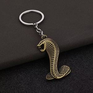Venta al por mayor Vintage Cobra serpiente Metal llavero <span class=keywords><strong>de</strong></span> aleación <span class=keywords><strong>de</strong></span> moda coche llavero con serpiente venenosa diseño láser logotipo <span class=keywords><strong>de</strong></span> marca - Product Image 4