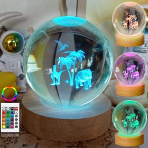 Lampe boule de cristal de 8cm avec dinosaure gravé au laser 3D <span class=keywords><strong>16</strong></span> couleurs et télécommande Veilleuse de style Feng Shui avec base en bois - Product Image 1