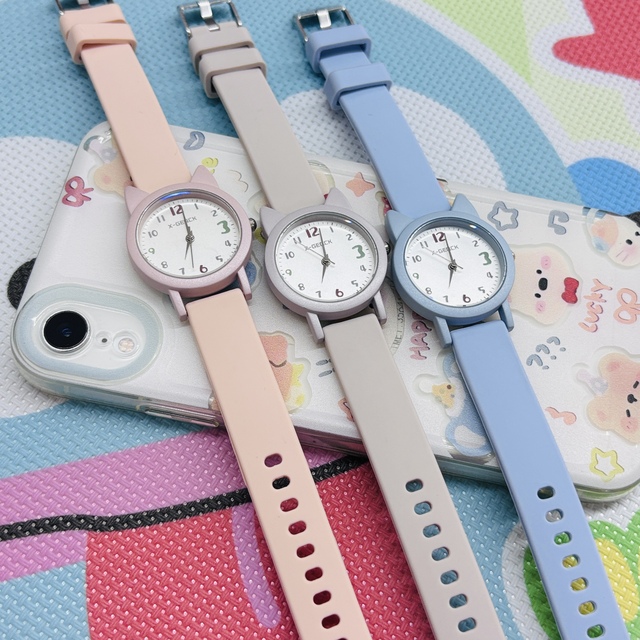 Customized Logo Watch Wholesale New Design Alloy Case Glass Dial Pointer Women Silicone Strap Quartz Watch