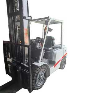 รถยก TCM 4 ตัน มือสอง เสากระโดง 2 ท่อน เครื่องยนต์ดีเซล ชั่วโมงการใช้งานต่ำ ยกสูง 2000 มม. เกียร์ มอเตอร์ แบริ่ง บำรุงรักษาอย่างดี พร้อมใช้งาน - Product Image 1