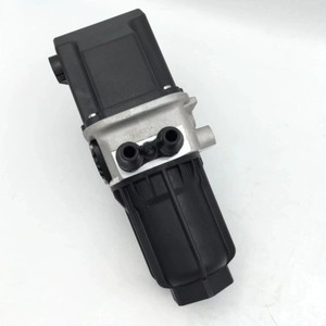 รถปั๊มน้ำสำหรับ Mercedes-Benz รถ A0001407778 A055T282รถปั๊มน้ำสำหรับรถยกเมอร์เซเดส-เบนซ์ - Product Image 1