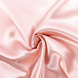 Pigiama Estivo da Donna in Raso di Seta con Logo Personalizzato, Set Due Pezzi con Pantaloncini - Product Image 5