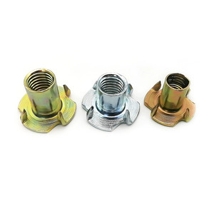 Écrou à quatre griffes M6 <span class=keywords><strong>M8</strong></span> Écrou en T galvanisé en acier au carbone avec insert en bois pour meubles à quatre griffes Écrou en T à quatre têtes - Product Image 3
