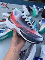Chaussures de sport populaires légères et collantes de Fujian pour hommes, grandes tailles, en cuir véritable avec semelle intermédiaire et extérieure en EVA, en stock