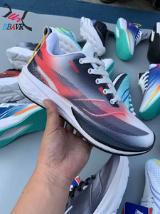 Chaussures de sport populaires légères et collantes de Fujian pour hommes, grandes tailles, en cuir véritable avec semelle intermédiaire et extérieure en EVA, en stock - Product Image 4