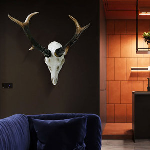 Estatuilla de ciervo de resina con astas-Ideal para entusiastas de la decoración rústica y de caza, perfecto para hogares, cabañas, <span class=keywords><strong>cuevas</strong></span> de hombres - Product Image 1