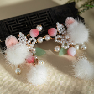 Pinzas para el pelo con pompones, pinzas para el pelo con borlas, pinzas para el pelo Hanfu para niñas, accesorios para el pelo con perlas, accesorios para el pelo de estilo antiguo para niños en invierno - Product Image 1