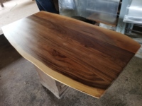 Prix d'usine Plateau de table en noyer colombien massif à bord naturel, Dalle de bois pour comptoirs et plans de travail, Table de bureau et de salle à manger en bois naturel
