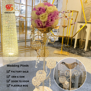 Centro de Mesa Moderno con Flores Geométricas Lisas y Brillantes de Metal Dorado, Soporte de Acero Inoxidable para Decoración Floral de Mesa para Bodas y Fiestas - Product Image 2