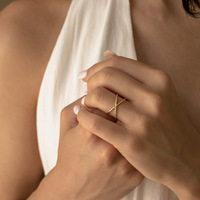 Bague géométrique croisée tendance européenne et américaine, créative, à double anneau, avec zircon, design de niche, sens du design, pour femmes