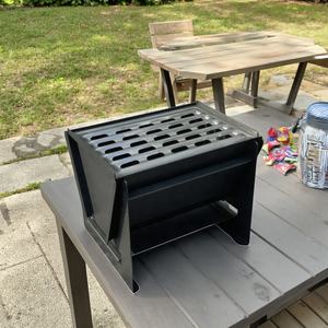 Nouveau mini <span class=keywords><strong>barbecue</strong></span> portable en métal, <span class=keywords><strong>barbecue</strong></span> de table pliable avec dispositif de sécurité contre les flammes pour le camping et l'utilisation en extérieur - Product Image 4