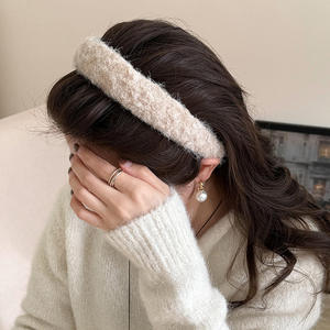 Nouveau bandeau large en peluche pour femmes, doux et uni, couleur unie - Product Image 5