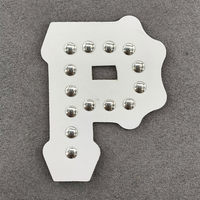 Écussons personnalisés en cuir PU écologique avec logo alphabet 3D en métal pour étiquettes de vêtements, accessoires de confection à coudre, vente en gros OEM, faible MOQ